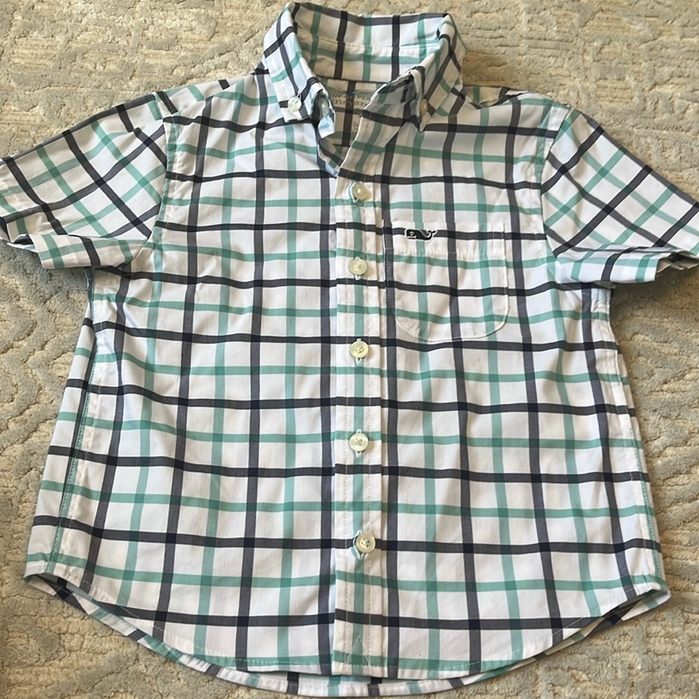 Vineyard Vines On-The-Go Performance Button Down Short Sleeve Shirt